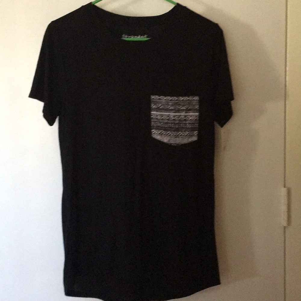 NWT, Cute black Tee with design on pocket